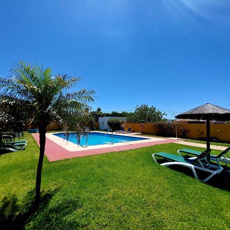 Hostal Los Rosales Conil De La Frontera Exterior foto